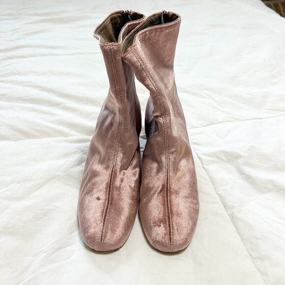 Free People Cecile Velvet Ankle Heel Boots Rose Pink EUC Women’s Size 8.5